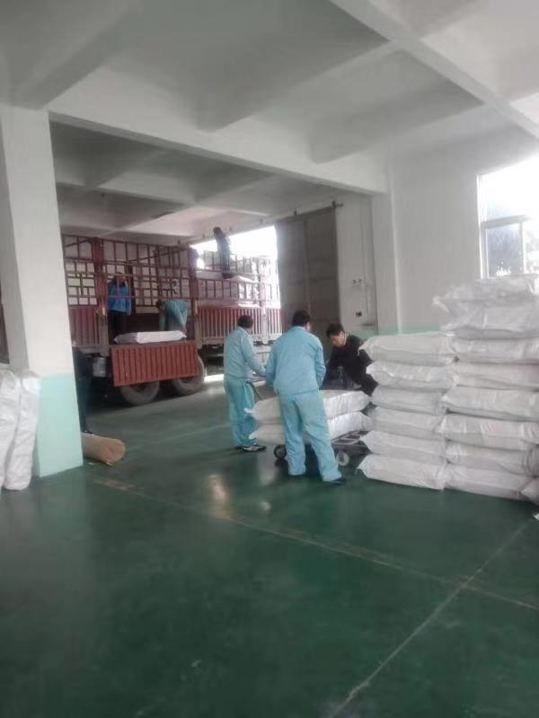 江蘇優鼎公司：慶祝沙鋼集團除塵布袋項目及時交付發貨